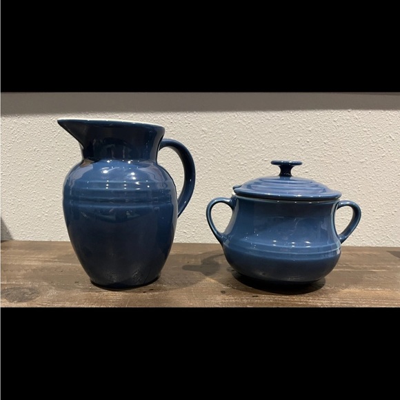 Le Creuset Cream Pitcher & Sugar Bowl  Stoneware Blue - Picture 1 of 7